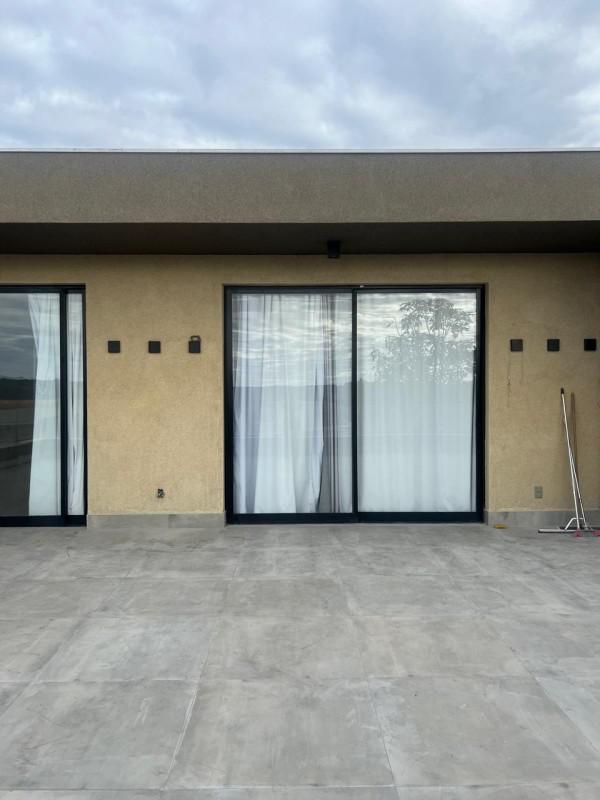 Casa, Centro, 4 Quartos, 2 Vagas, 4 Suítes