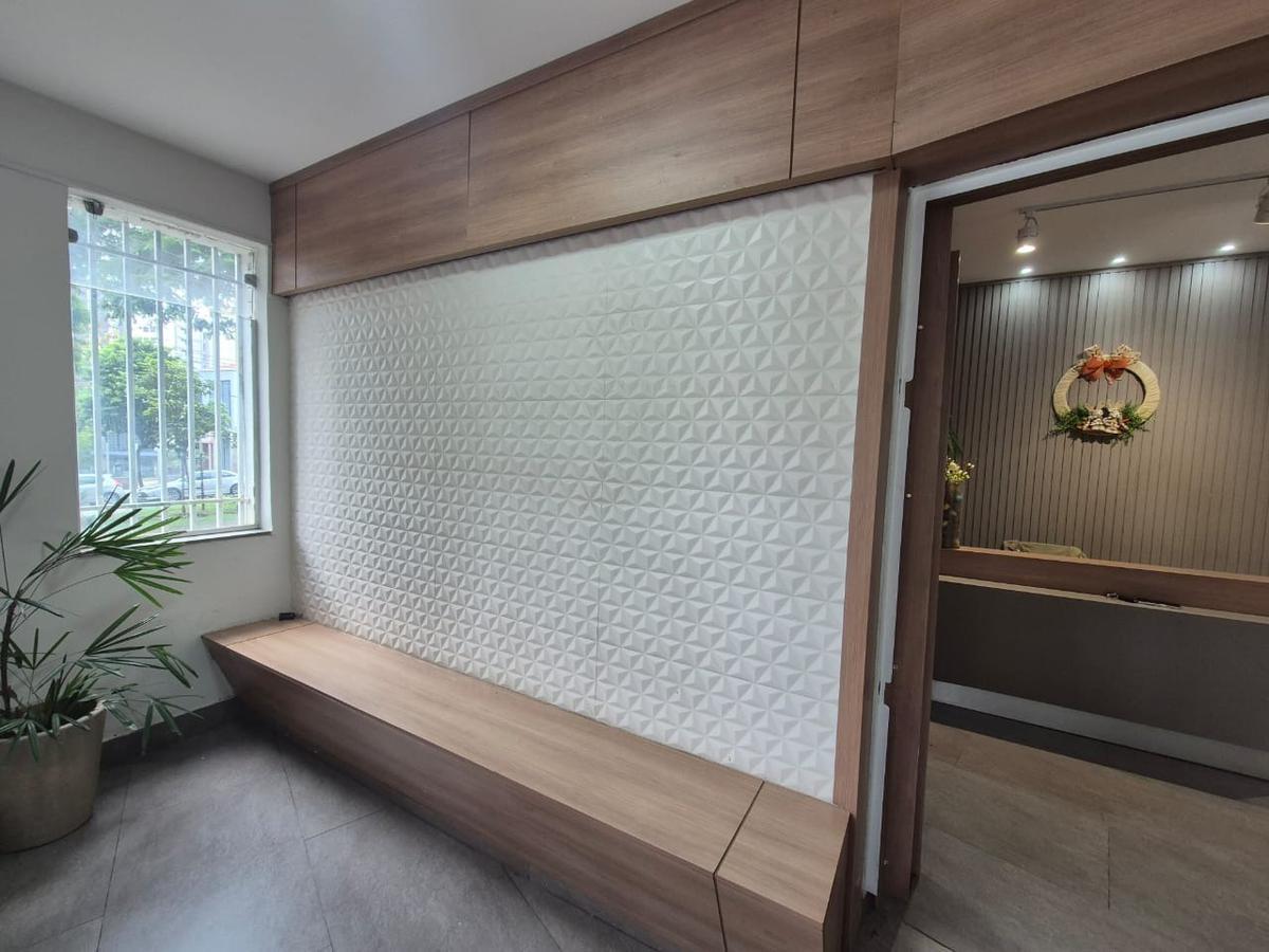 Casa, Funcionários, 5 Quartos, 2 Vagas, 1 Suíte