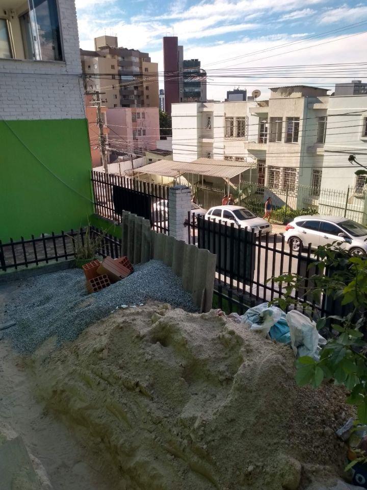 Casa Comercial, Centro, 2 Quartos, 1 Vaga