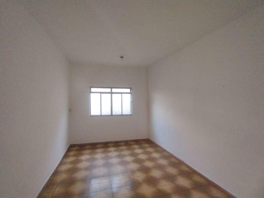 Casa, Centro, 2 Quartos, 0 Vaga
