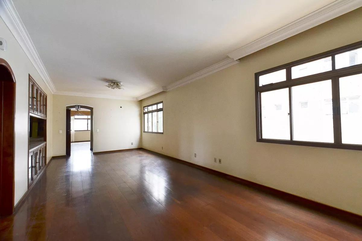 Apartamento, Funcionários, 4 Quartos, 3 Vagas, 2 Suítes