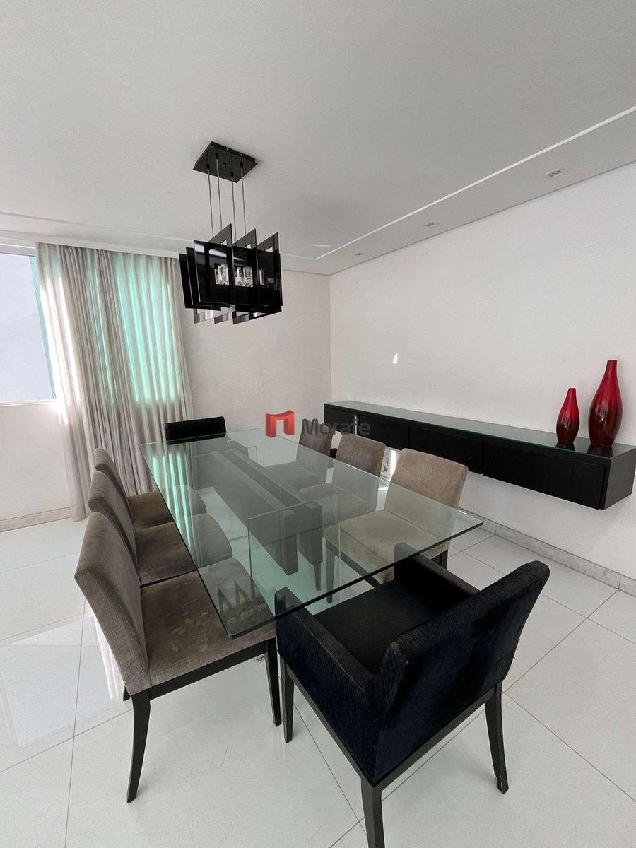 Casa, Castelo, 4 Quartos, 8 Vagas, 4 Suítes
