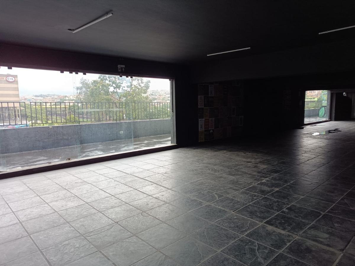 Prédio, Barreiro, 0 Quarto, 0 Vaga