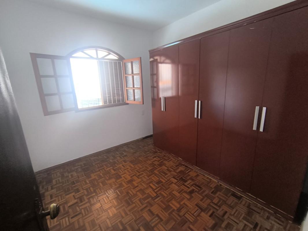 Casa, Santa Cruz, 5 Quartos, 1 Vaga, 1 Suíte