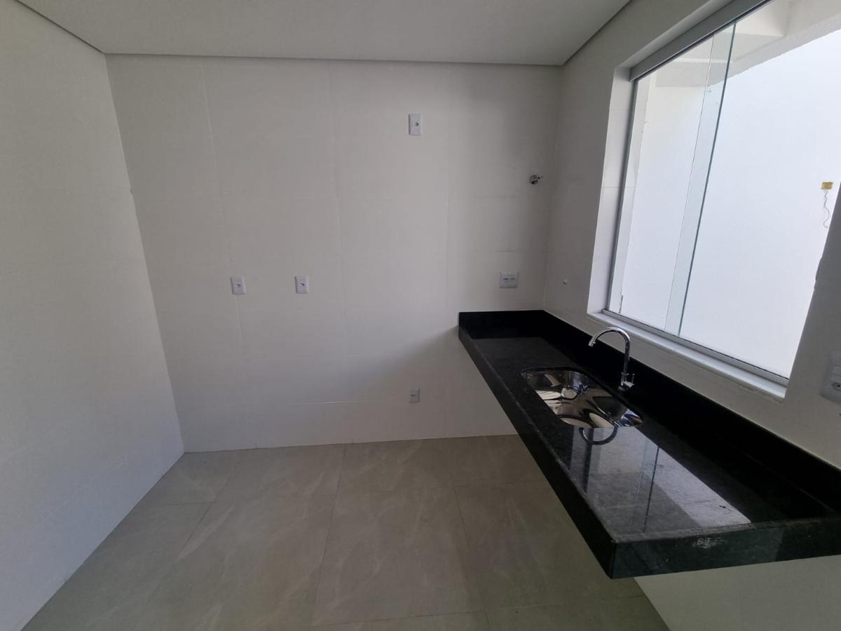 Casa, Floramar, 2 Quartos, 1 Vaga, 2 Suítes