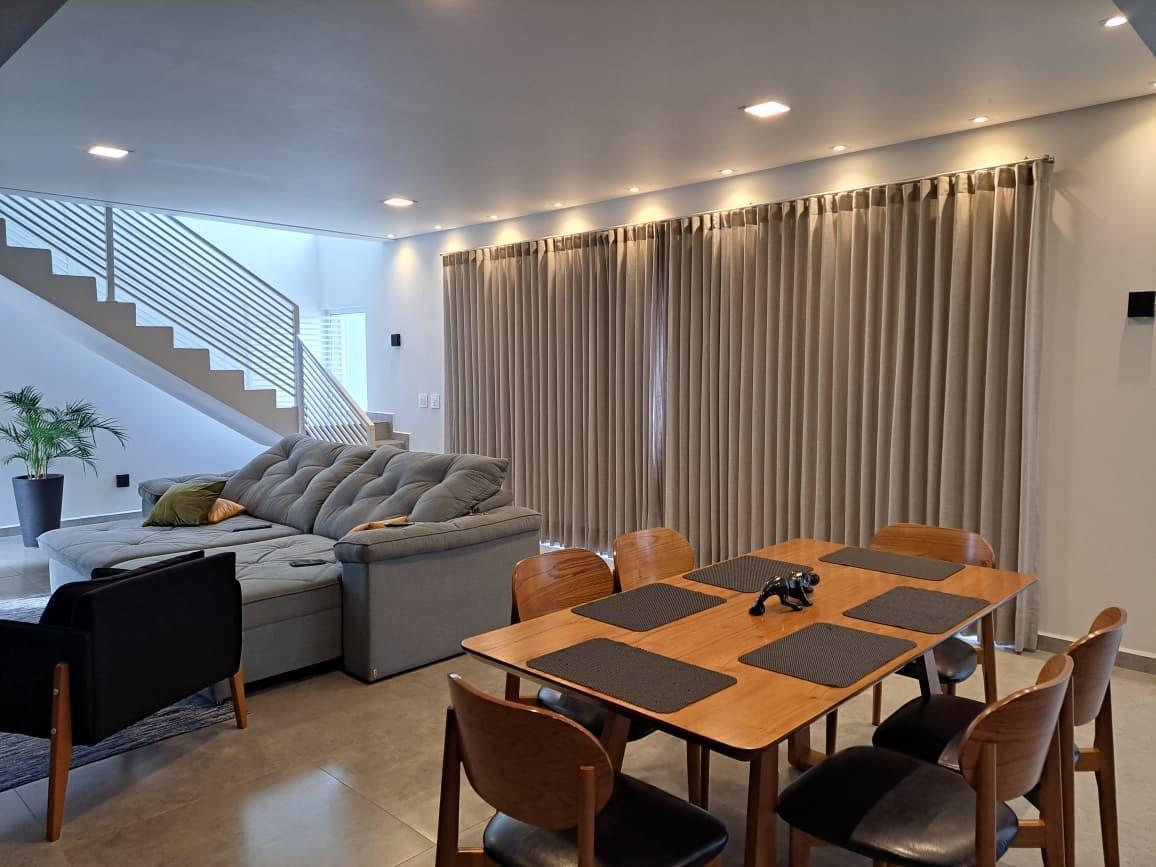 Casa, Centro, 4 Quartos, 3 Vagas, 1 Suíte