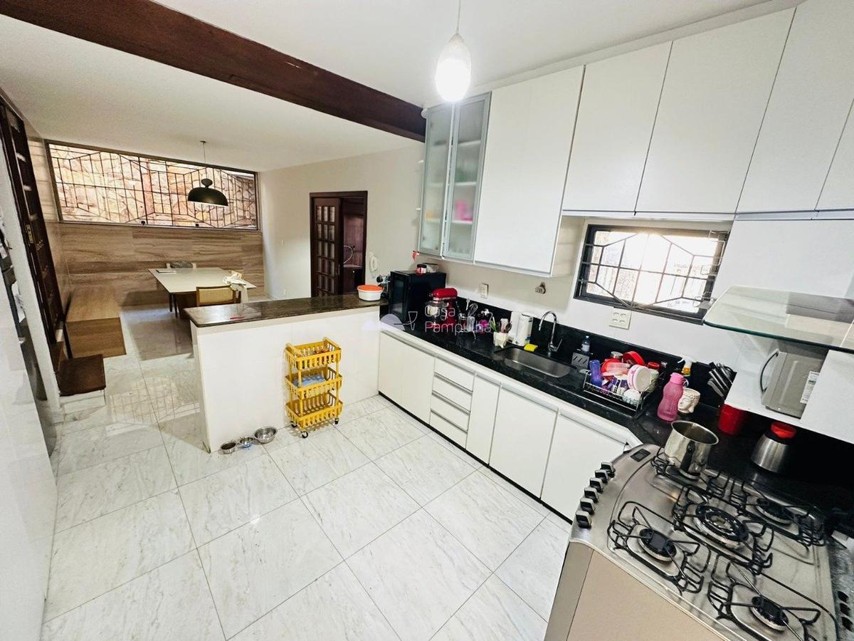 Casa, Santa Branca, 5 Quartos, 4 Vagas, 2 Suítes