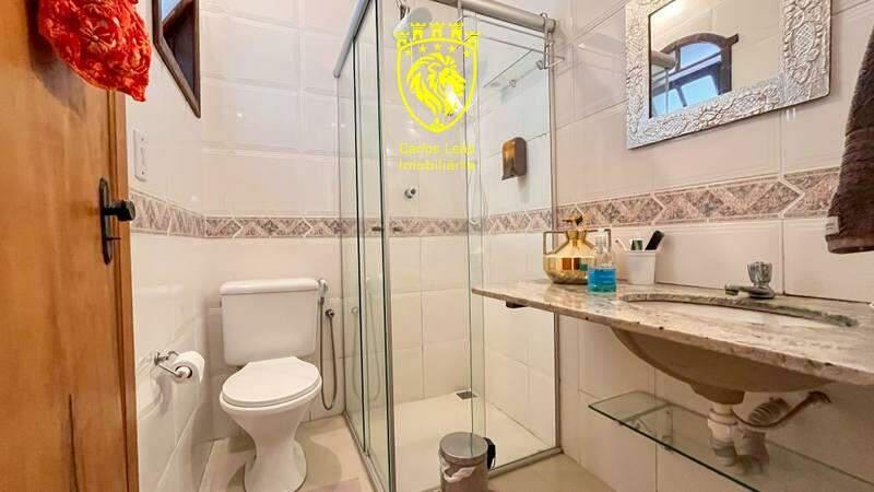 Casa, Buritis, 5 Quartos, 0 Vaga, 1 Suíte