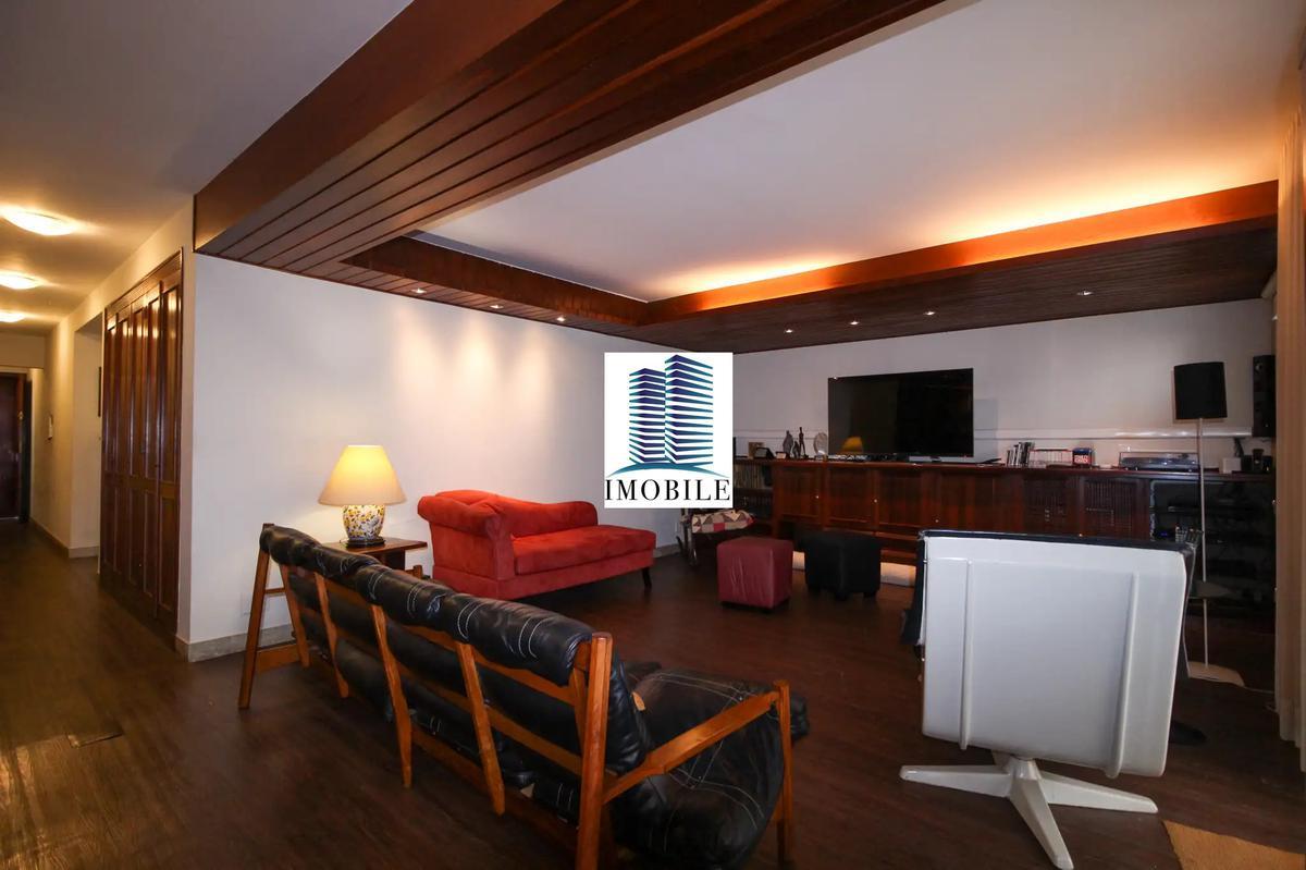 Casa, Serra, 4 Quartos, 5 Vagas, 1 Suíte