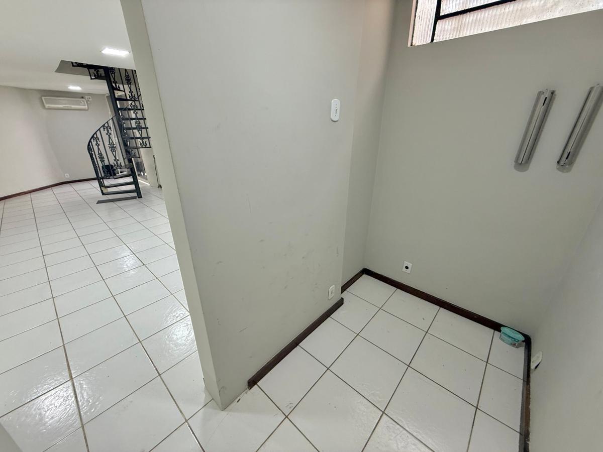 Andar, São José, 0 Quarto, 0 Vaga