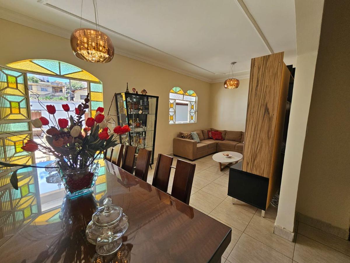 Casa, Santa Cruz, 4 Quartos, 6 Vagas, 1 Suíte