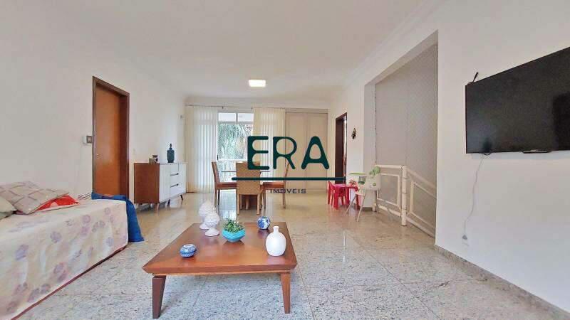 Casa, Comiteco, 5 Quartos, 3 Vagas, 4 Suítes