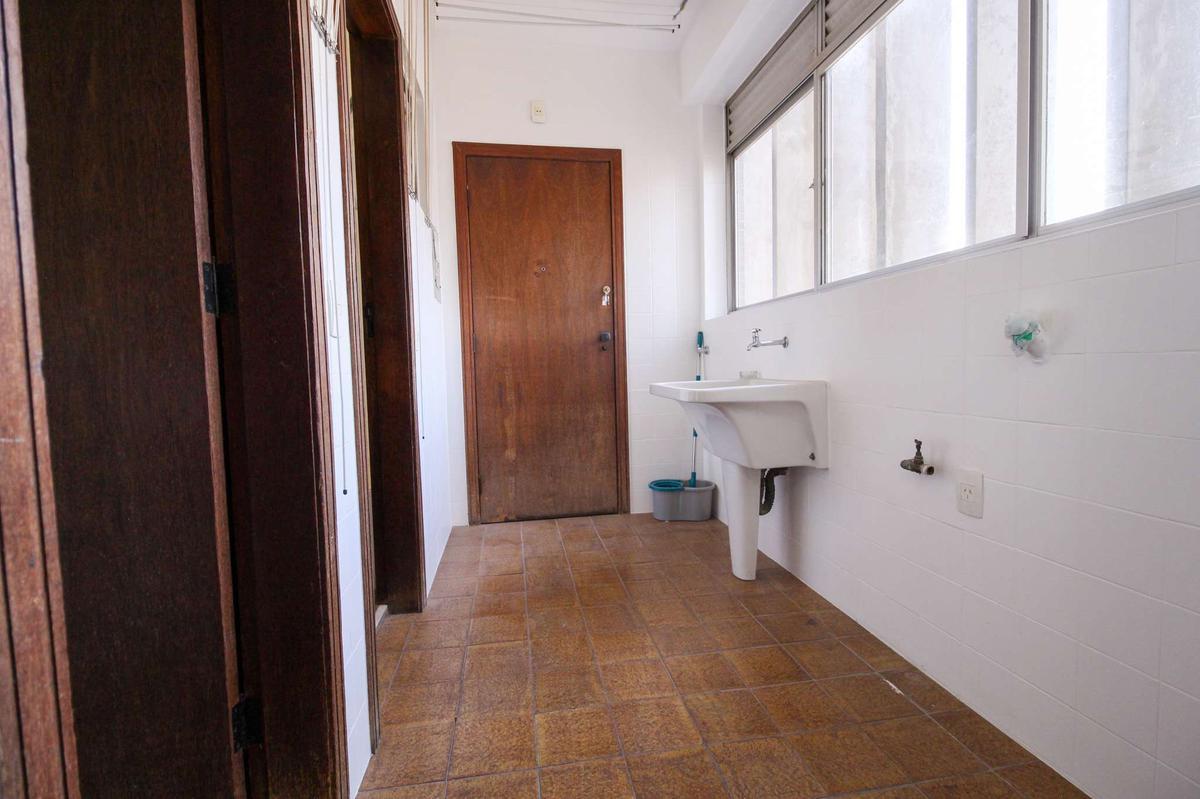 Apartamento, Funcionários, 4 Quartos, 2 Vagas, 1 Suíte