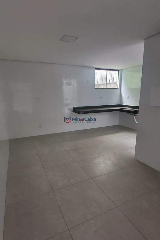 Casa, Quitandinha, 4 Quartos, 2 Vagas, 1 Suíte