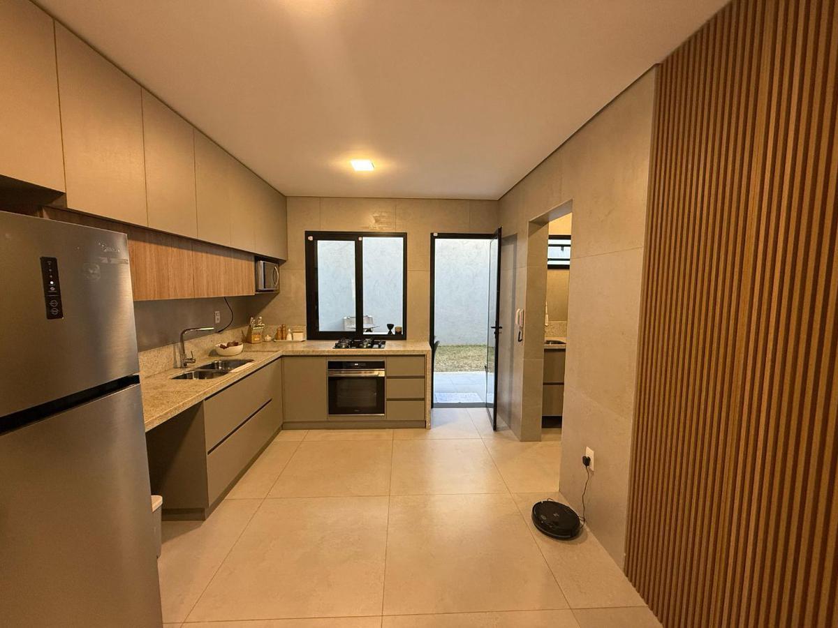 Casa, Trevo, 3 Quartos, 2 Vagas, 3 Suítes