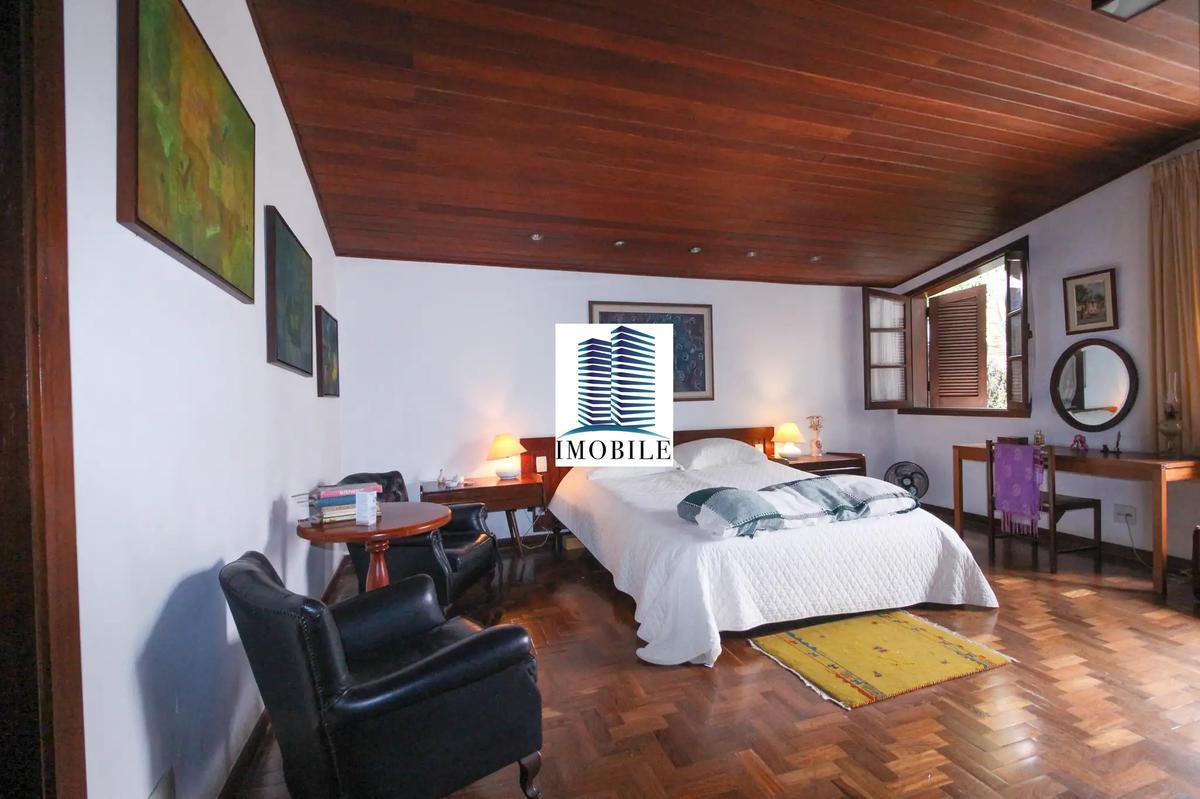Casa, Serra, 4 Quartos, 5 Vagas, 1 Suíte