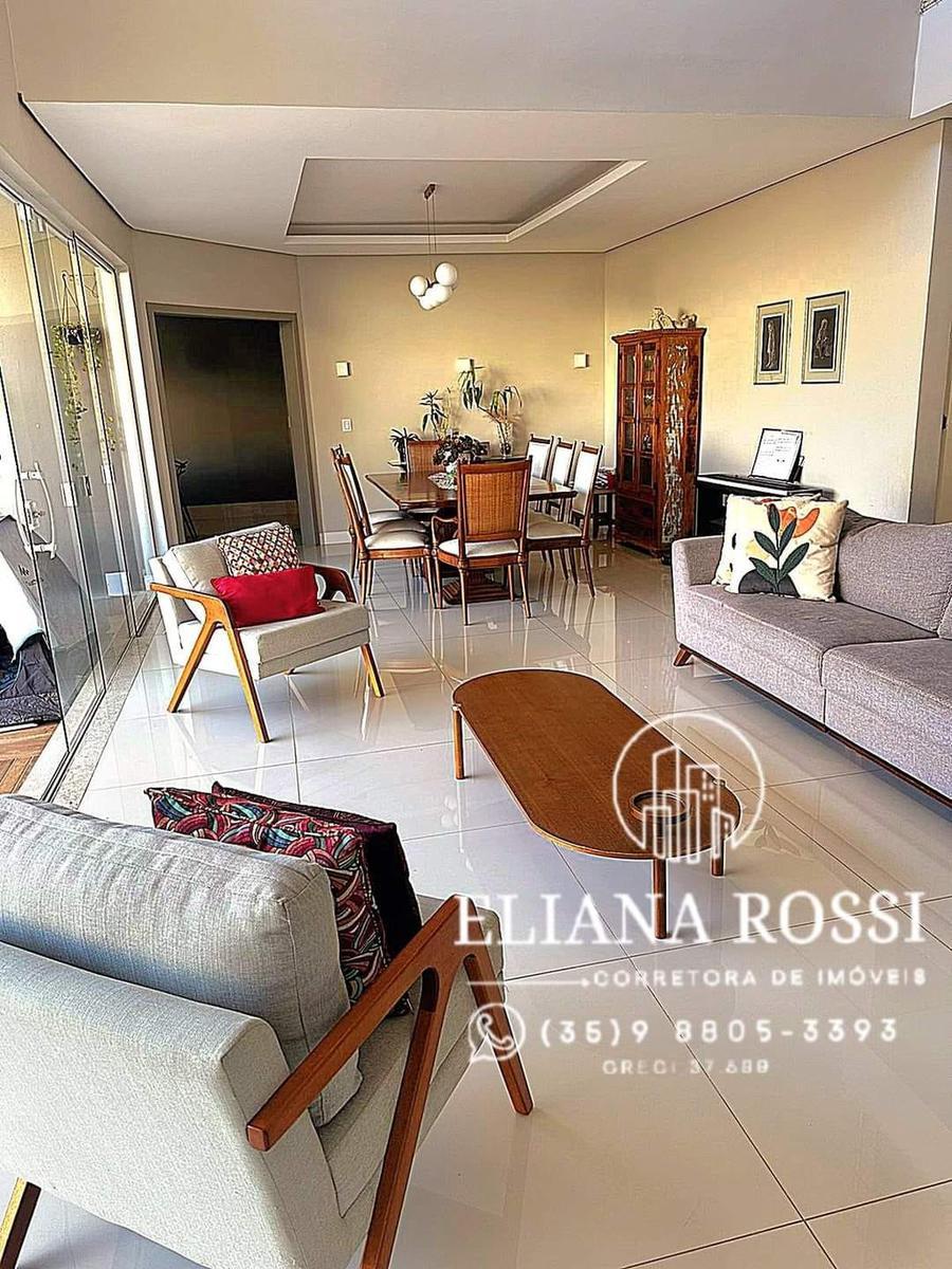 Casa, Vila Verde, 4 Quartos, 8 Vagas, 3 Suítes