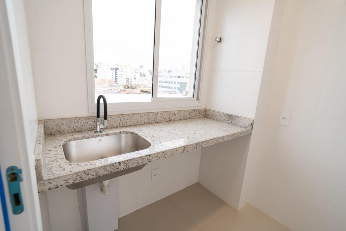 Apartamento, Sagrada Família, 2 Quartos, 2 Vagas, 1 Suíte