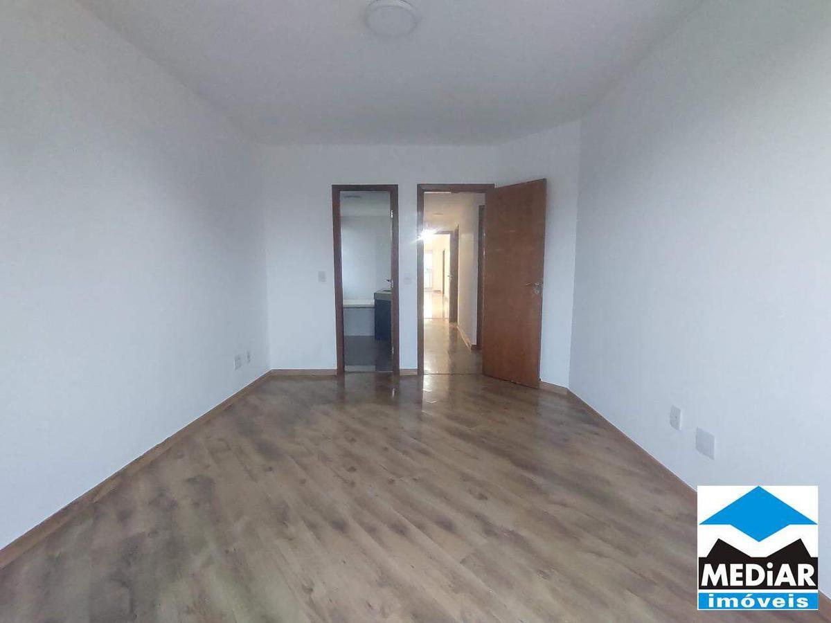 Apartamento, São José, 4 Quartos, 2 Vagas, 2 Suítes