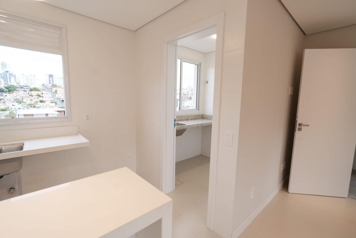 Apartamento, Sagrada Família, 2 Quartos, 2 Vagas, 1 Suíte