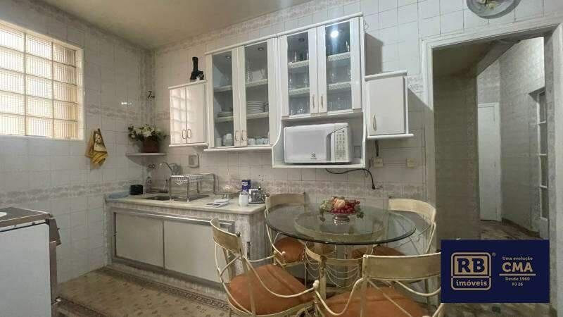 Apartamento, Centro, 4 Quartos, 0 Vaga, 1 Suíte