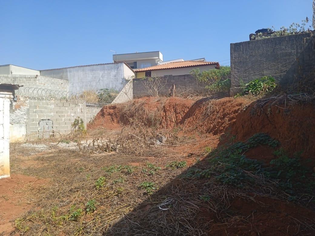 Lote, Centro, 0 Quarto, 0 Vaga