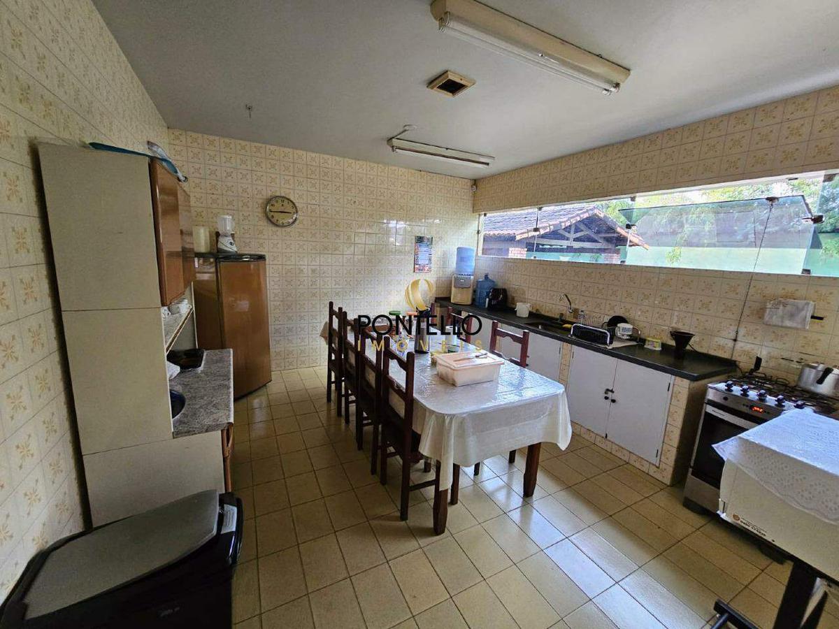 Prédio, São João, 0 Quarto, 20 Vagas