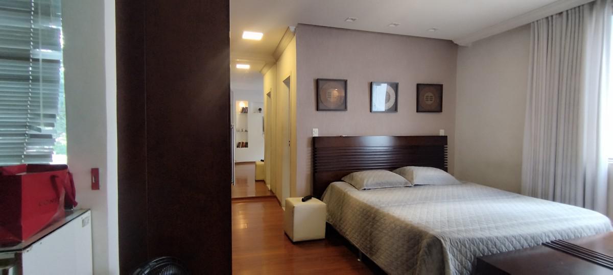 Casa, Cabral, 4 Quartos, 4 Vagas, 1 Suíte