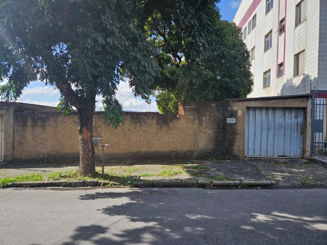 Lote, João Pinheiro, 0 Quarto, 0 Vaga