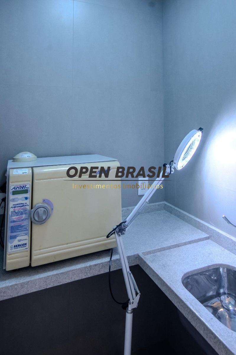 Galpão, Prado, 2 Quartos, 0 Vaga, 2 Suítes