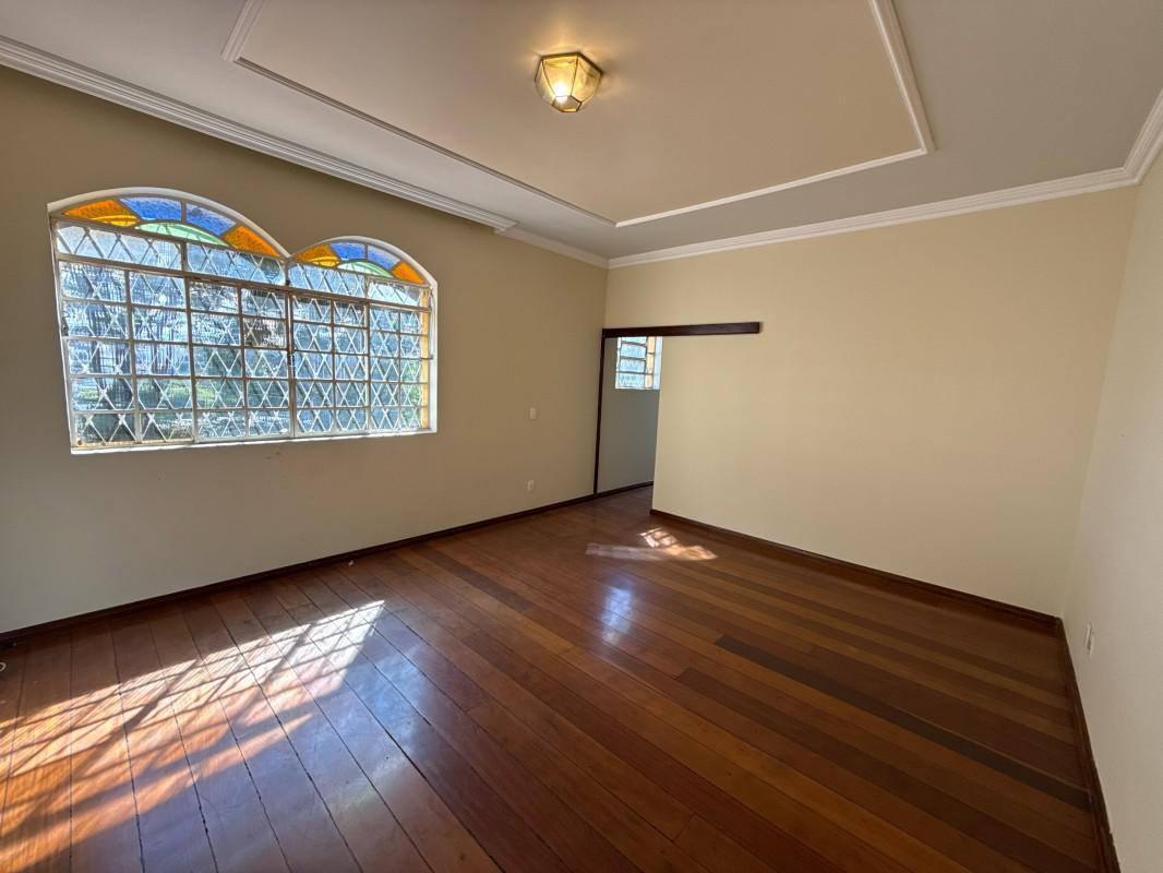 Casa, Planalto, 4 Quartos, 4 Vagas, 1 Suíte