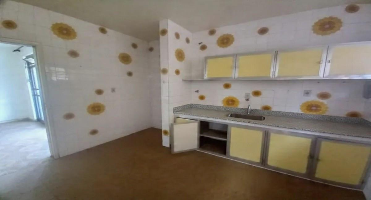 Casa, Cidade Nova, 5 Quartos, 3 Vagas, 1 Suíte