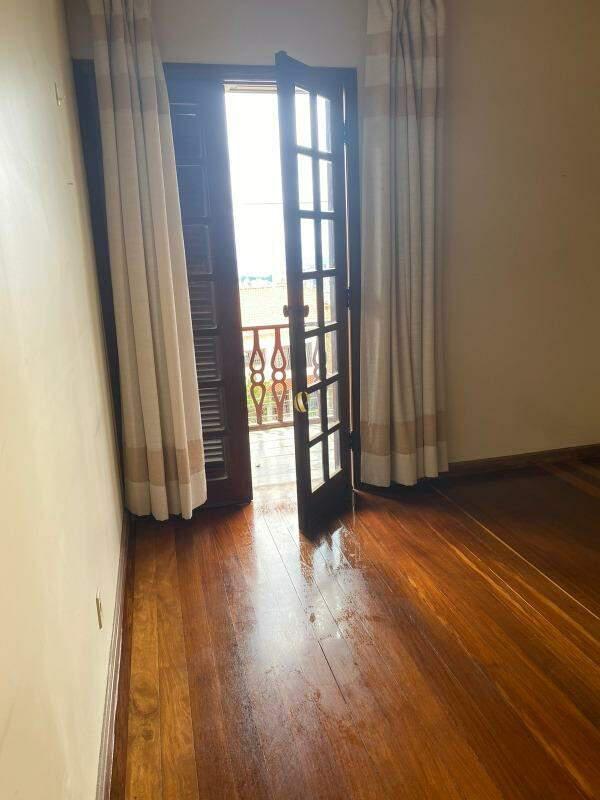Casa, Comiteco, 4 Quartos, 3 Vagas, 1 Suíte