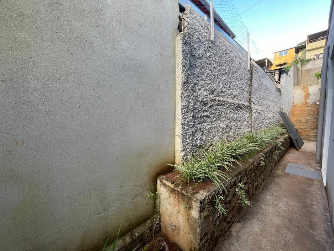 Casa, Santa Efigênia, 3 Quartos, 2 Vagas, 1 Suíte