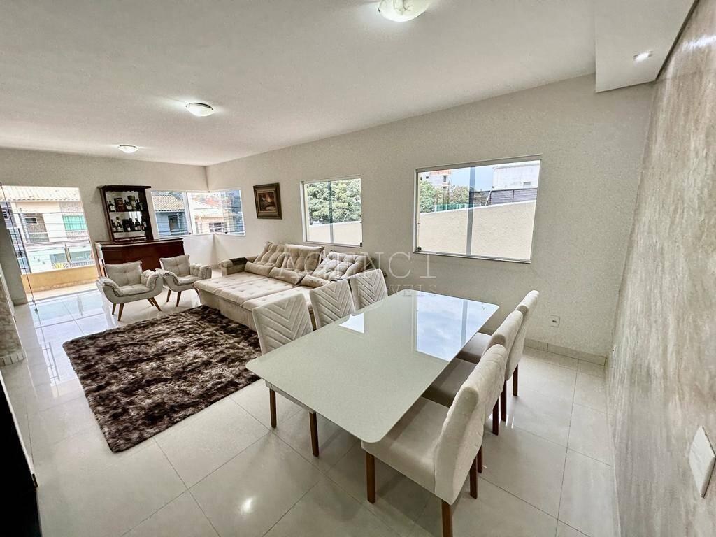 Casa, Cabral, 4 Quartos, 0 Vaga, 1 Suíte