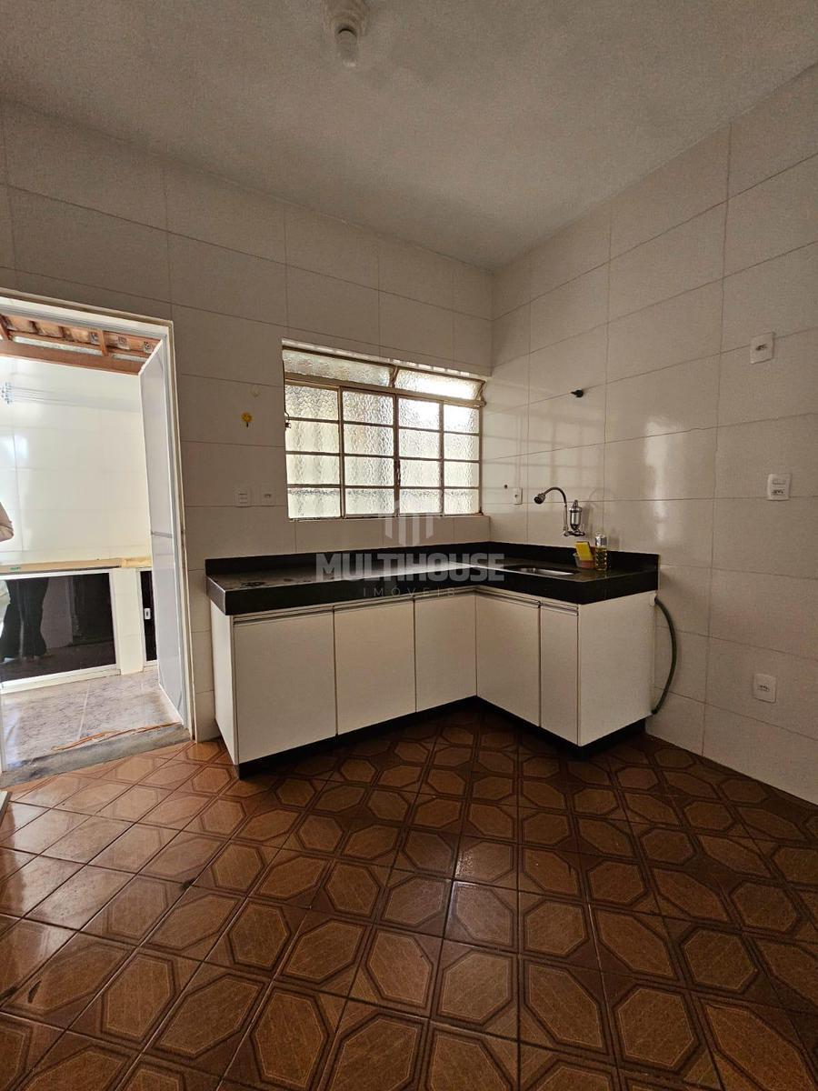 Casa, Santa Branca, 2 Quartos, 0 Vaga, 1 Suíte