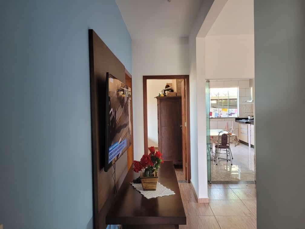 Casa, Tropical, 2 Quartos, 4 Vagas, 1 Suíte