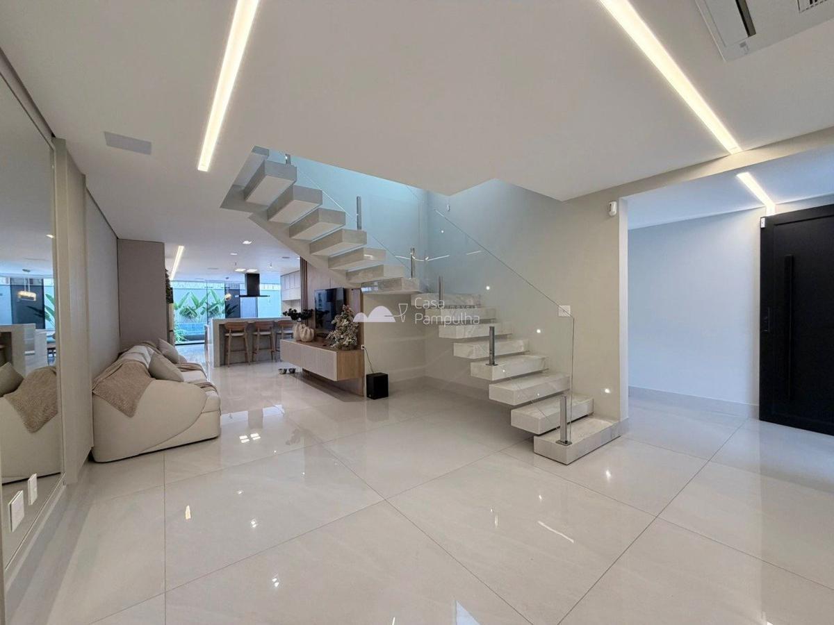 Casa, Planalto, 4 Quartos, 4 Vagas, 3 Suítes