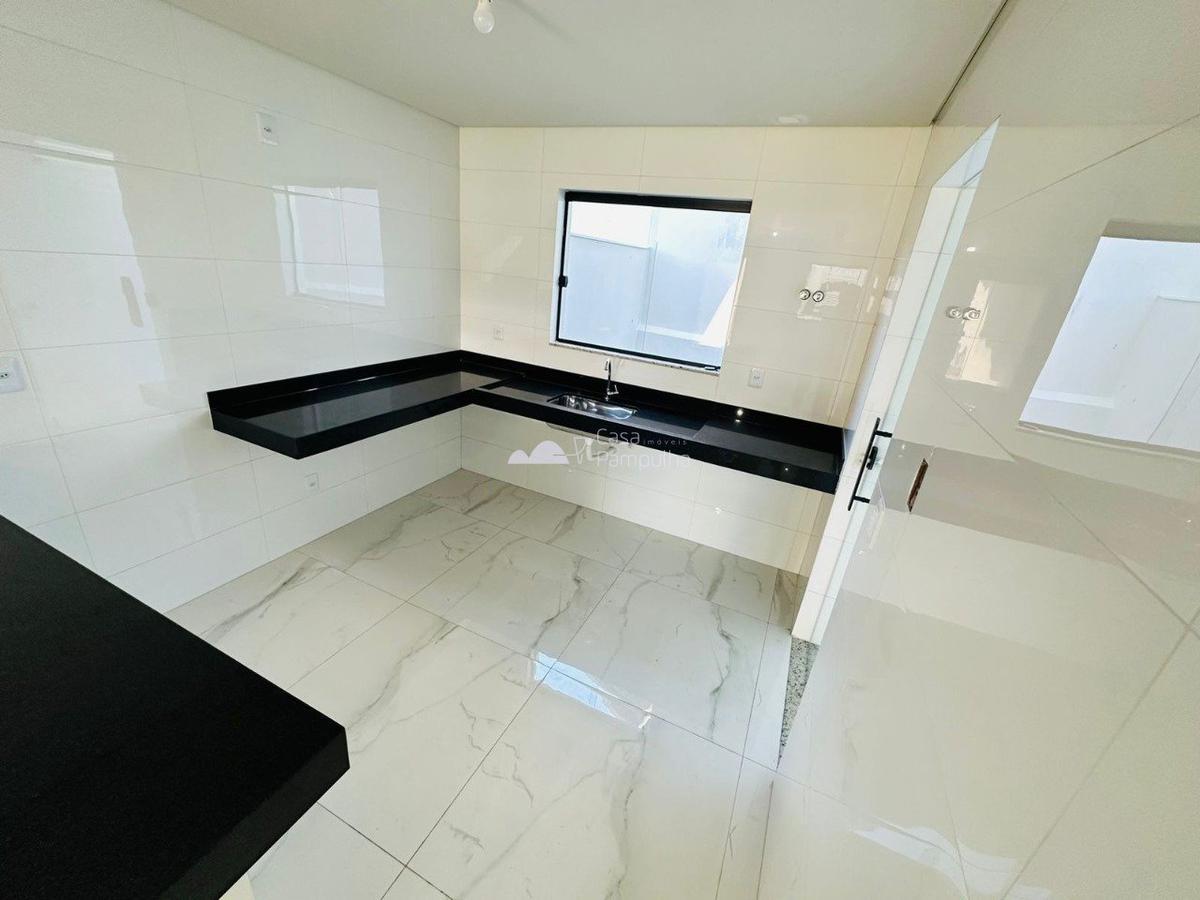 Casa, Floramar, 3 Quartos, 2 Vagas, 1 Suíte