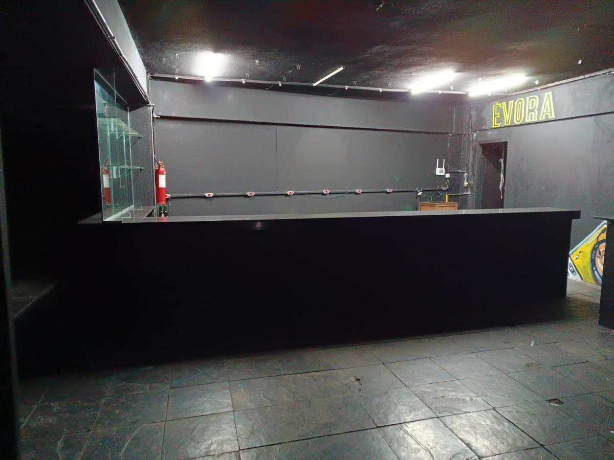 Prédio, Barreiro, 0 Quarto, 0 Vaga