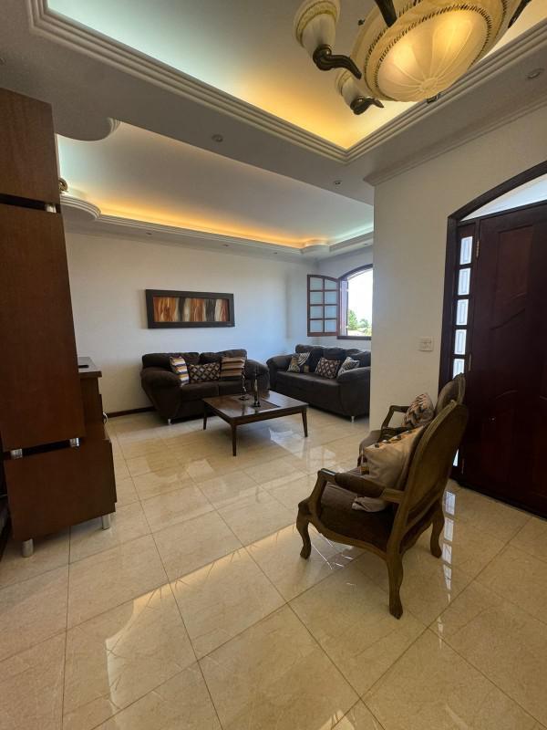 Casa, Trevo, 4 Quartos, 10 Vagas, 1 Suíte