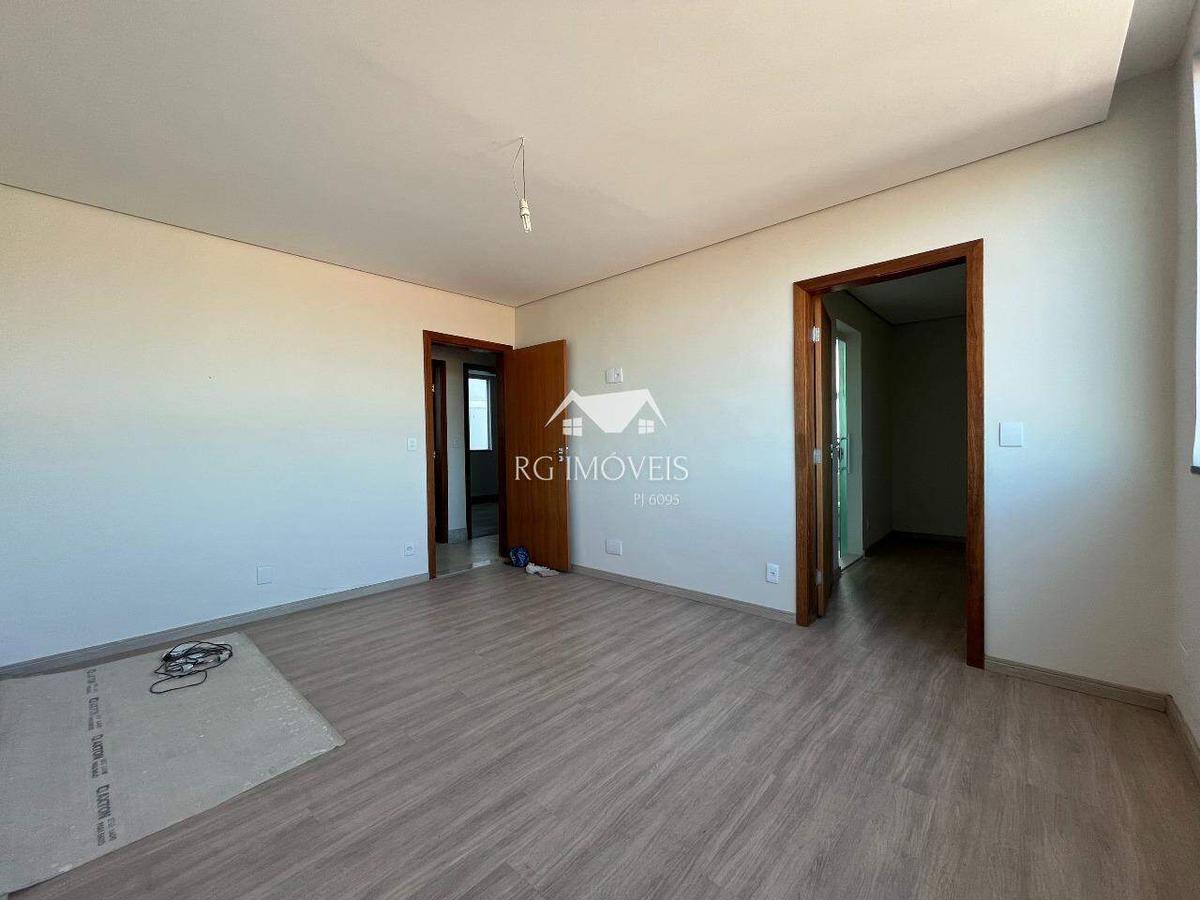 Casa, Brasiléia, 3 Quartos, 4 Vagas, 3 Suítes