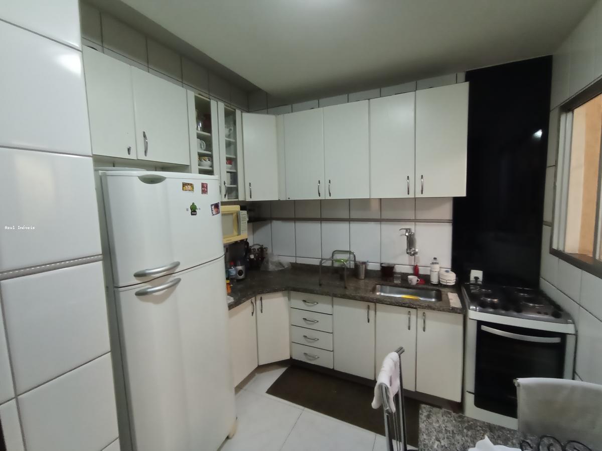 Casa, Santa Branca, 3 Quartos, 2 Vagas, 1 Suíte