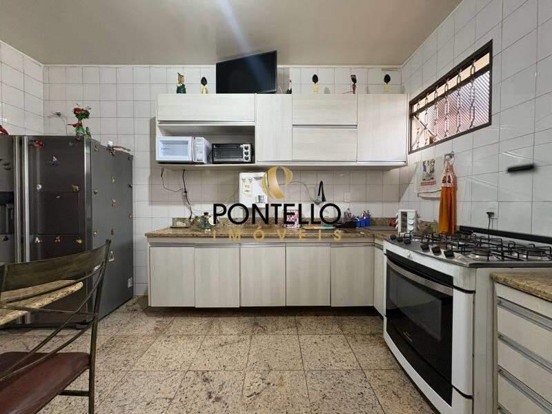 Casa, Dona Clara, 3 Quartos, 4 Vagas, 1 Suíte