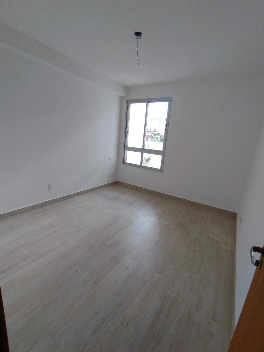 Casa, Centro, 3 Quartos, 2 Vagas, 1 Suíte