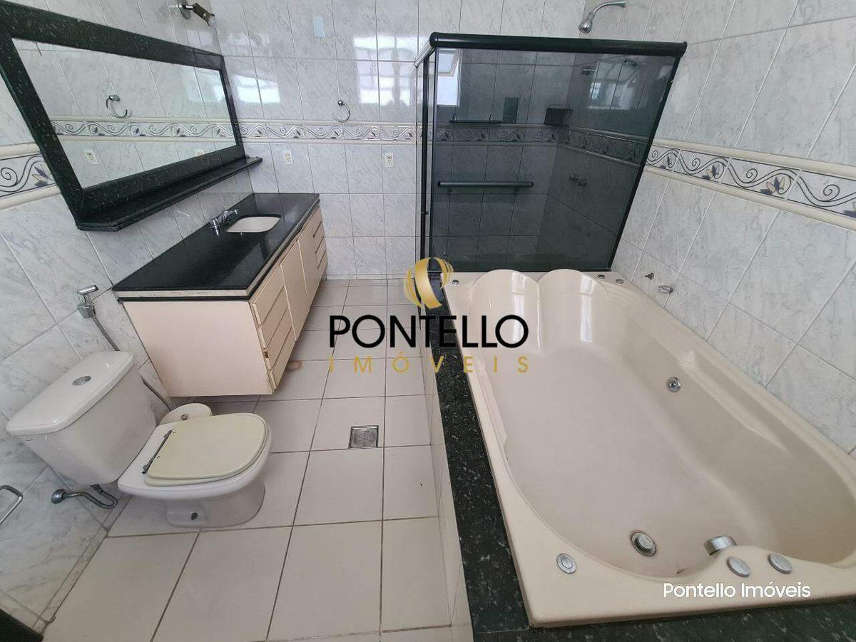 Casa, Cachoeirinha, 5 Quartos, 12 Vagas, 1 Suíte