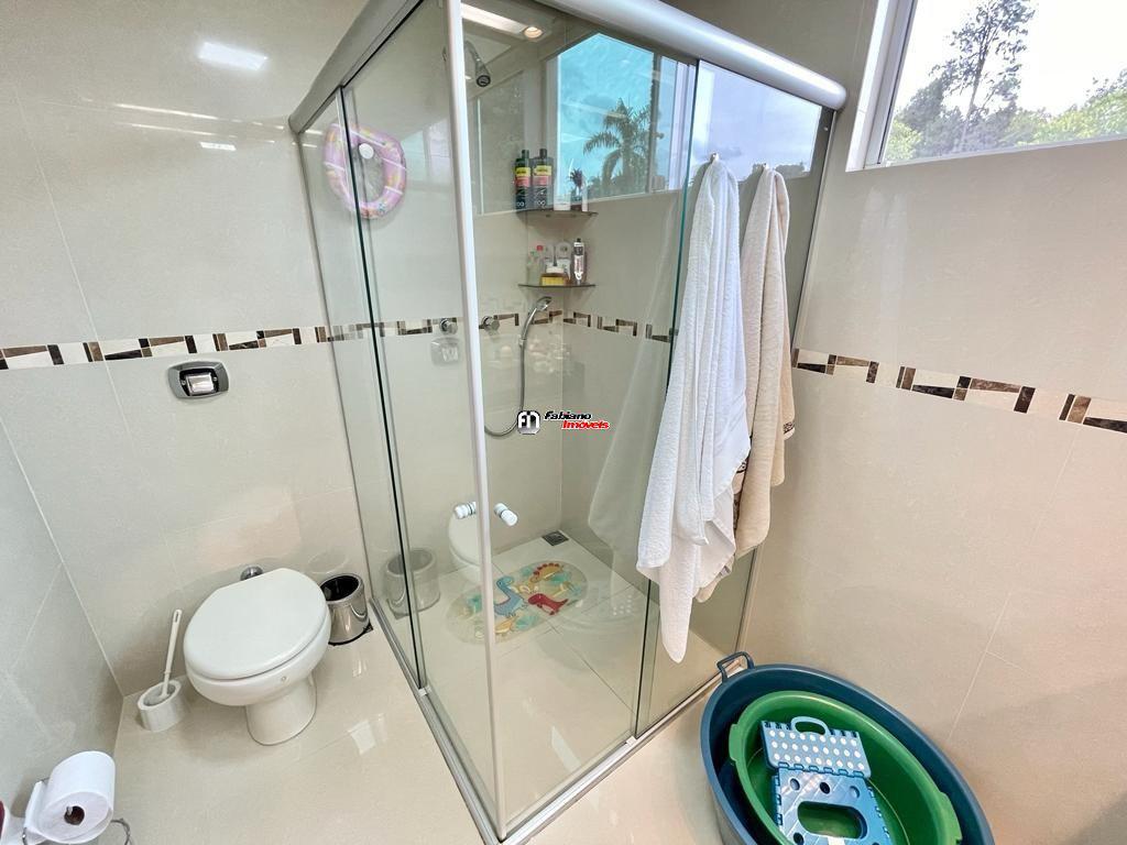 Casa, Trevo, 3 Quartos, 4 Vagas, 1 Suíte