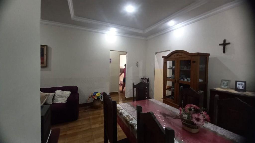 Casa, Centro, 6 Quartos, 0 Vaga, 1 Suíte