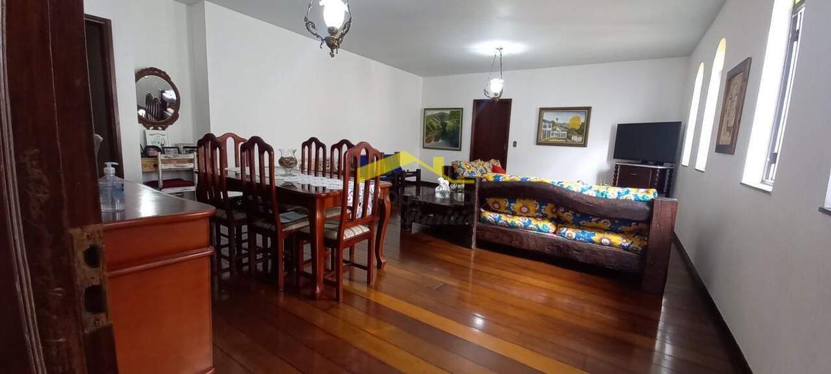 Casa, Havaí, 6 Quartos, 3 Vagas, 1 Suíte