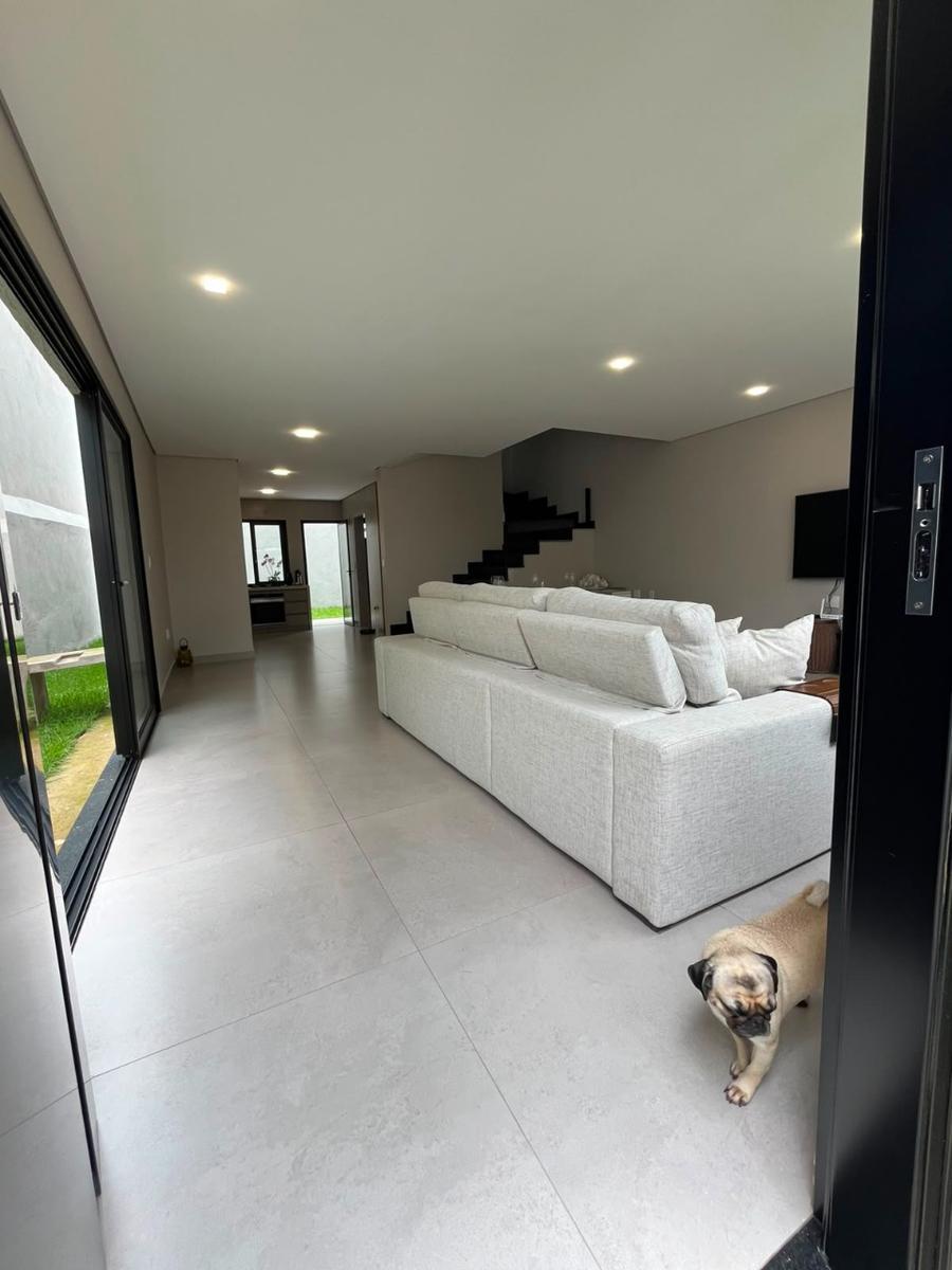 Casa, Trevo, 3 Quartos, 2 Vagas, 3 Suítes